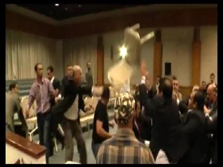 مصدر دبلوماسي يكشف لـنون حقيقة ما جرى في السفارة العراقية بعمان