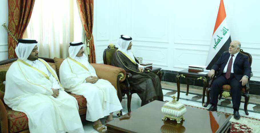 العبادي يستقبل وزير خارجية قطر ويتسلم دعوة رسمية لزيارة الدوحة