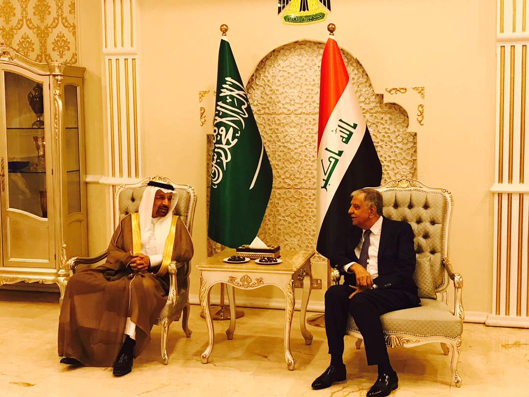 العراق يوافق على تمديد خفض انتاج النفط