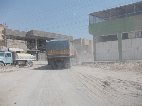 خلل مروري وأذى سكاني بسبب مشروع طريق حيوي في كربلاء (مصور)