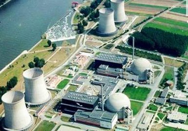 العراق يؤكد أنه يراقب مفاعل بوشهر بـ"حذر "