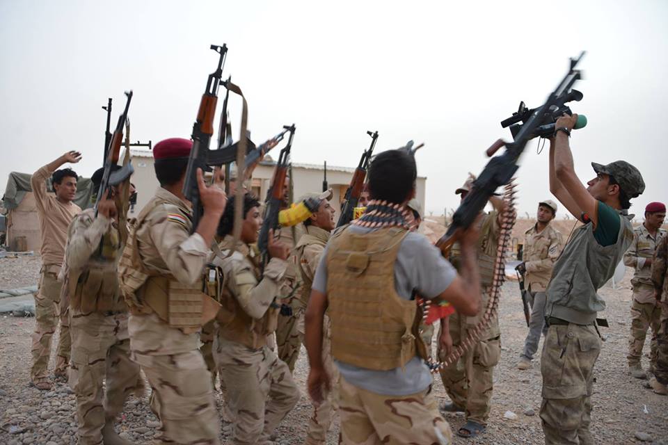 عاجل :الجيش العراقي يفتح طريقا بريا الى معسكر سبايكر في تكريت (مصور)