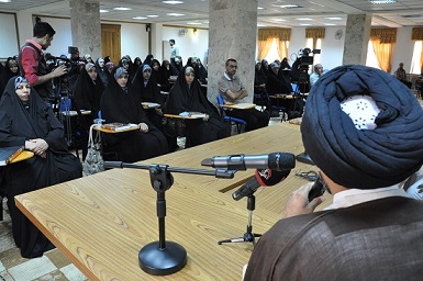 كربلاء :العتبة الحسينية تفتتح الدورة التأهيلية الثانية لتطوير كفاءات معلمات مادة التربية الإسلامية