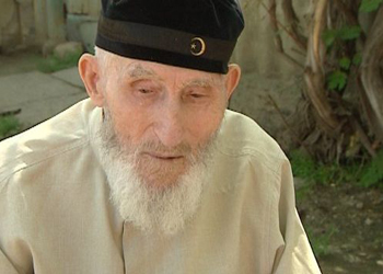 اكبر معمر على وجه الارض يكشف سر نشاطه وصحته