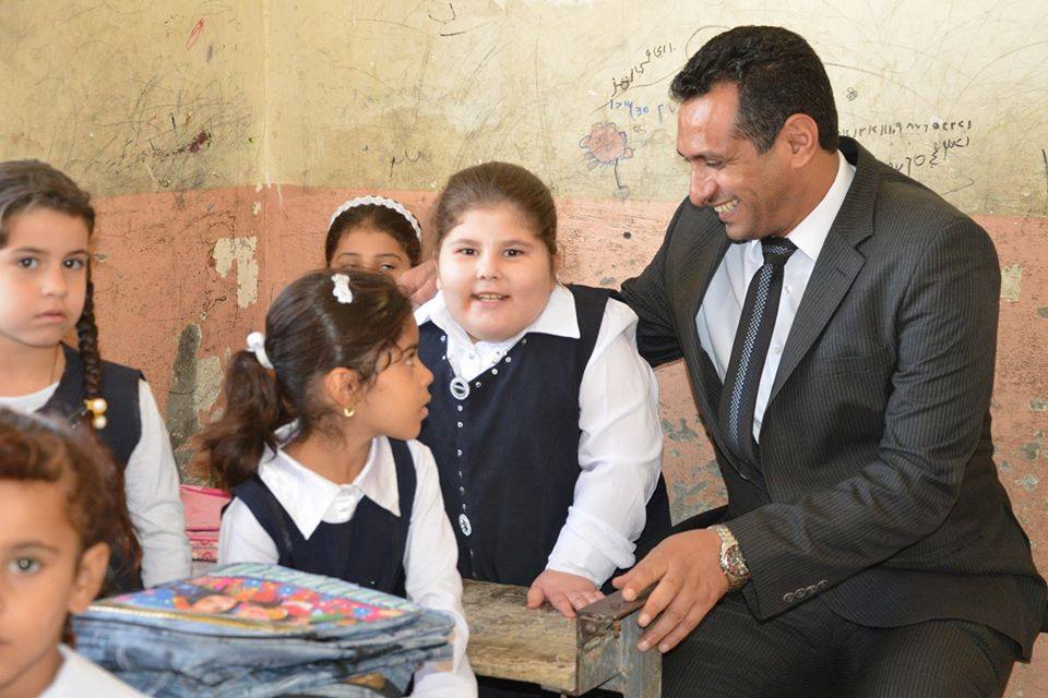 نائب المحافظ ينتقد وزارتي الصناعة والتربية لعدم انجازها أكثر من ثلاثين مدرسة في المحافظة .