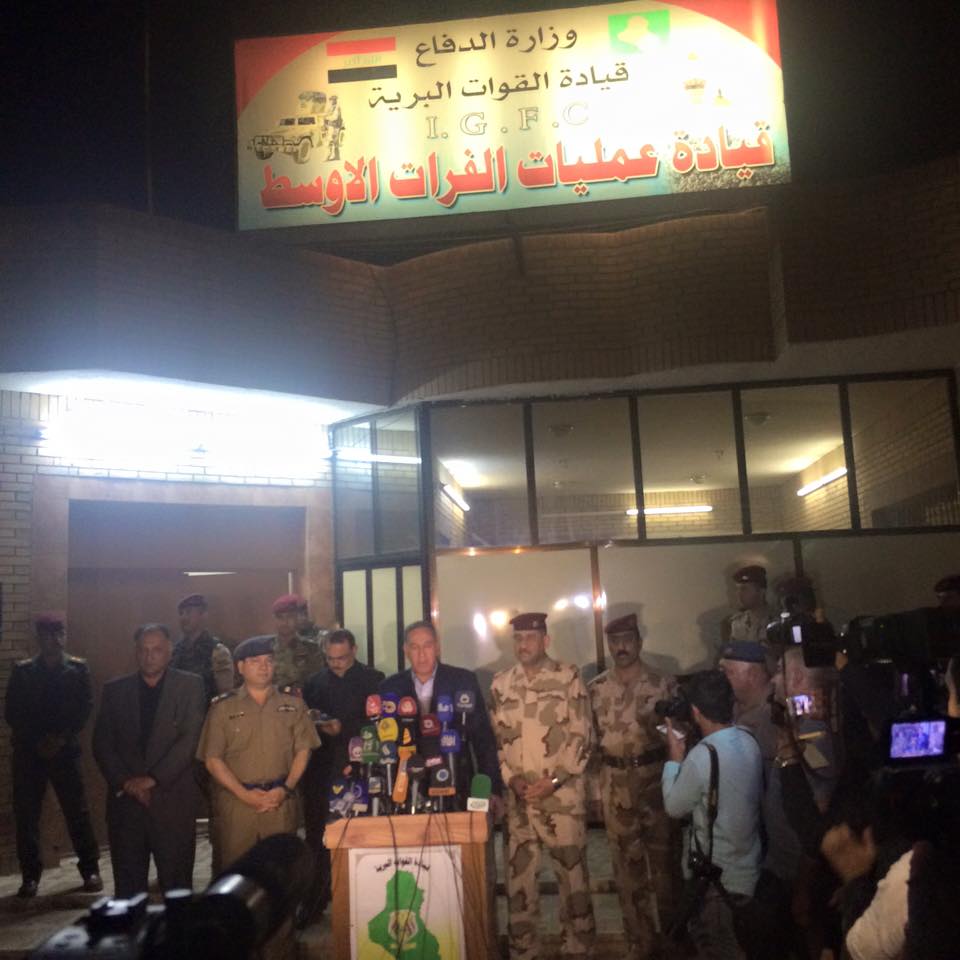 وزير الدفاع من كربلاء:حسمنا قضية الفضائيين بالوزارة وعناصر الجيش غير مشمولين بسلم الرواتب