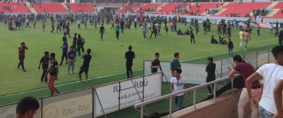 بالفيديو: اعمال شغب في ملعب كربلاء الجديد بعد مباراة كربلاء والجوية !!