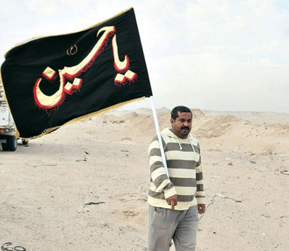 الكويتي (أبو سالم) يقطع 750 كلم سيراً على الأقدام لزيارة المراقد المقدسة في كربلاء المقدسة