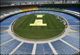 انهيار استاد رياضي يثير القلق حول اقامة کأس العالم في البرازيل