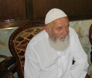 مسلم فرنسي يزور العتبة الحسينية المقدسة ويشارك في مهرجان ربيع الشهادة الرابع