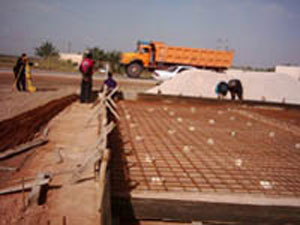 المباشرة ببناء مدرسة في حي شهداء الملحق في  كربلاء