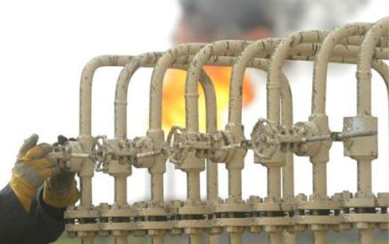 مشادة كلامية بين رئيس لجنة النفط والطاقة واحد اعضائها