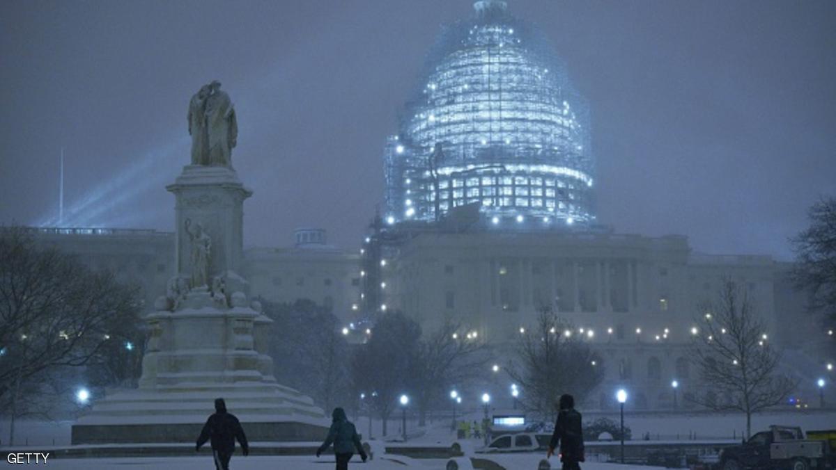 بالصور: "سنوزيلا المميتة" تعطل الحياة في 20 ولاية أميركية