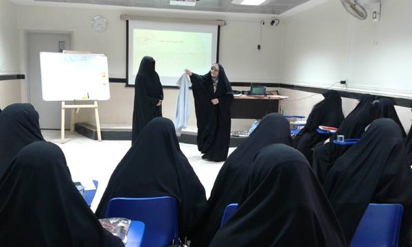 كربلاء تقيم دورة لاعداد المبلغات التنمويات