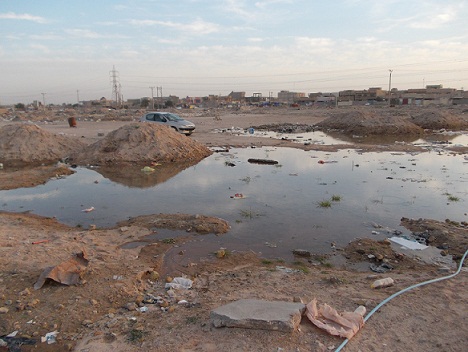 صحفيون في كربلاء :تجاوزات سببت بطفح في اراضي الصحفيين واصبحت غير صالحة للبناء (مصور)