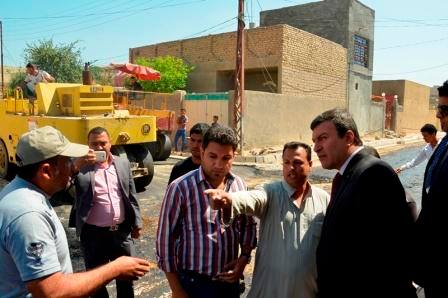 محافظ كربلاء يخول وجهاء الحي العسكري بمتابعة سرعة انجاز المشاريع الخدمية ويمهل الشركة 30 يوما لانجاز اعمالها بالحي