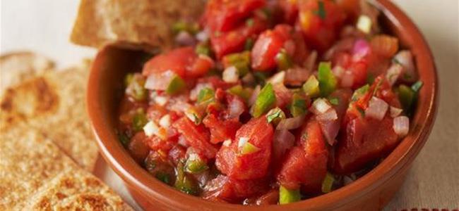 7 أطعمة عليك تجنبها أثناء وجع البطن