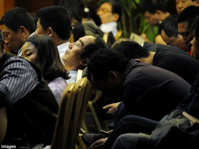 رويترز – الطائرة المفقودة... هل هذا حطامها؟