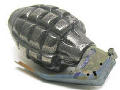 مصدر امني : العثور على حقيبة نسائية بداخلها قنبلة في وسط كربلاء