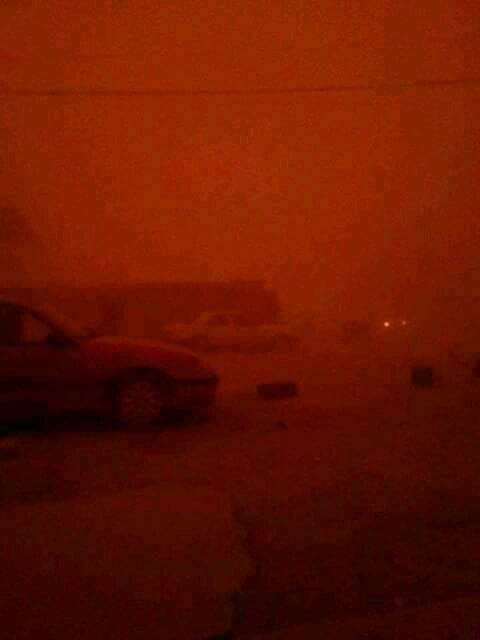 عواصف ترابية تؤدي الى حجب الرؤية في كربلاء