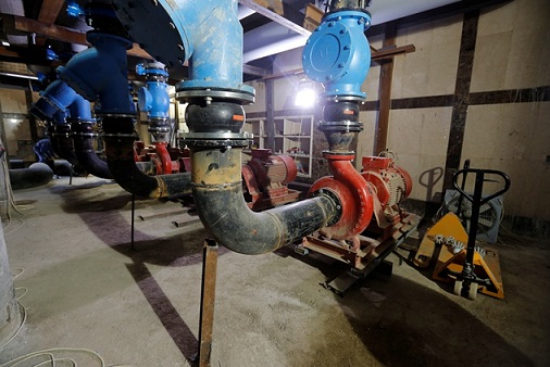 كربلاء :نصب أكبر منظومة تبريد في العتبة الحسينية تصل إلى (6000 طن) من الهواء البارد (مصور)