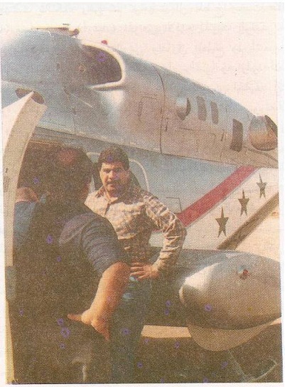 صورة أرشيفية..  اللحظات الأخيرة لعدنان خير الله قبل الإسقاط المدبر لطائرته