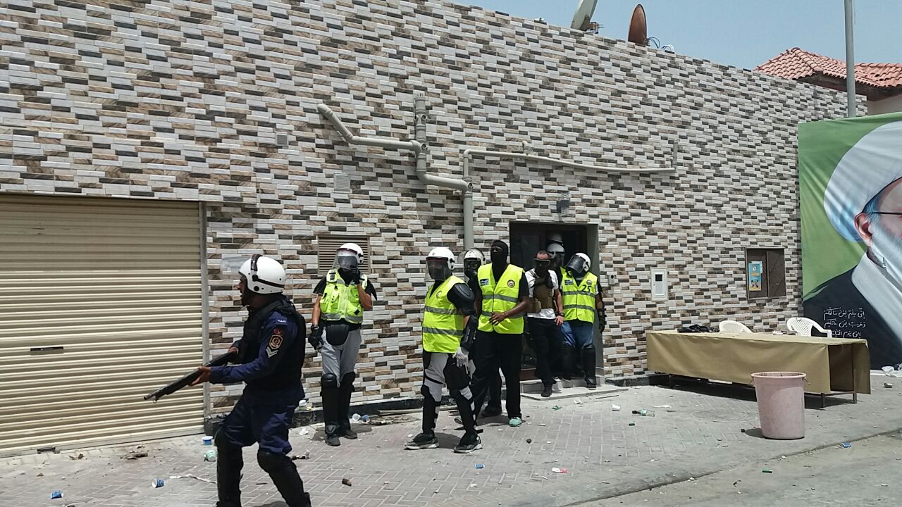 الصدر يدعو الى تظاهرة "سلمية حاشدة" غداً امام السفارة البحرينية في بغداد