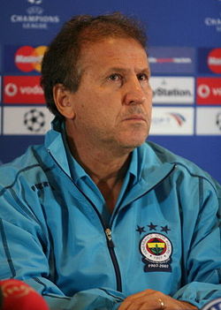 اتحاد الكرة: زيكو تسلم مستحقاته المالية وسيواصل تدريب منتخب العراق