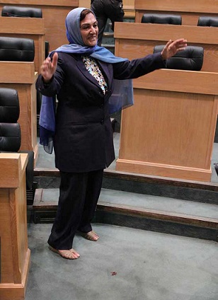 صرصور في مجلس النواب الاردني + صورة