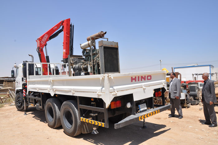 شاهد بالصور: العتبة الحسينية تنصب مولدات ضخمة ذات انتاجية عالية للطاقة الكهربائية للعوائل النازحة في محور كربلاء- النجف