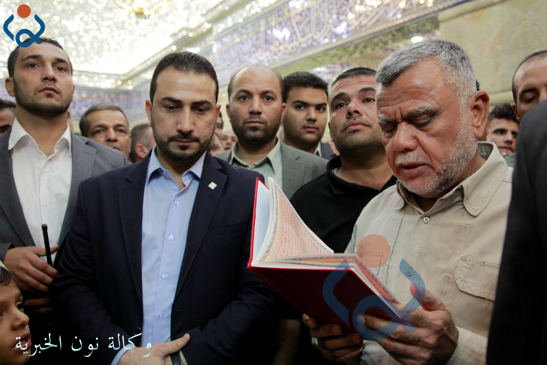 بالصور: العامري يزور مرقد الامام الحسين