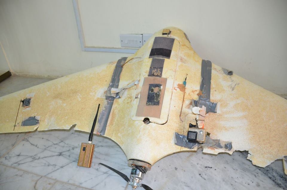 بالصور: عمليات الفرات الأوسط تنفذ عملية بحث وتفتيش لناحية النخيب وتعثر على طائرة مسيرة غربي كربلاء