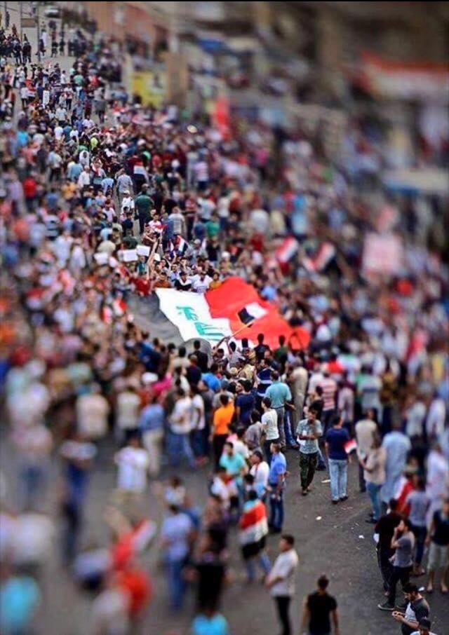 بالصور:الاعلامي نبيل جاسم يشارك ابناء كربلاء تظاهراتهم المطالبة بمحاسبة الفاسدين