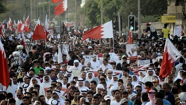 محاصرة طائفية لقرية "العكر" في البحرين والاهالي يشبهونها بحصار غزة