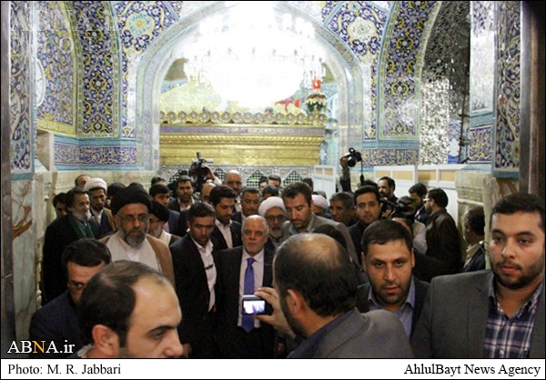 بالصورة :العبادي يزور مقام السيدة المعصومة بنت الإمام موسی بن جعفر عليها السلام