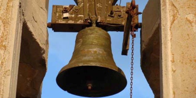 عوائل مسيحية تدخل برطلة وتقيم الصلاة لاول مرة منذ عامين