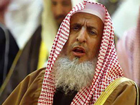 مفتي السعودية موظف بدرجة وزير يقول نقد ولاة أمره علنا لا يصدر إلا من مريض فاسد الأخلاق والعقيدة!!