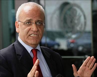 عريقات: كلينتون هددت عباس بعقوبات اذا ما توجه للامم المتحدة