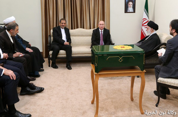 بالصور: بوتين يهدي السيد الخامنئي أقدم مخطوطة للقران الكريم تملكها روسيا