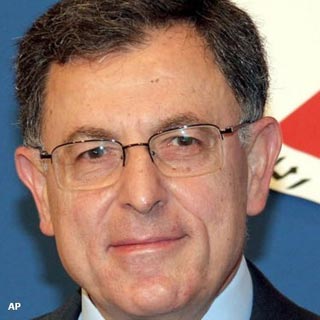 السنيورة يؤكد ضرورة الانفتاح على العراق وتطوير العلاقات الاقتصادية بين البلدين