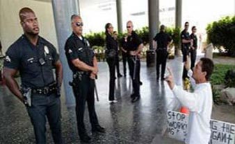 لص يدرب رجال الشرطة فى امريكا على اكتشاف الجرائم