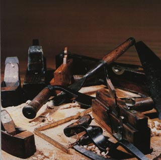 مهنة النجارة في كربلاء قد باركها الله وخذلها المسؤولون