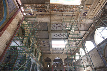 انجازمراحل متطورة من تسقيف الصحن الحسيني مع اربعة عشر قبة أسماءها من اسماء المعصومين