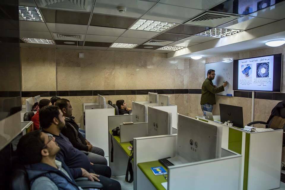 معهد الكفيل في كربلاء يقيم دورة في فن التصوير الفوتوغرافي