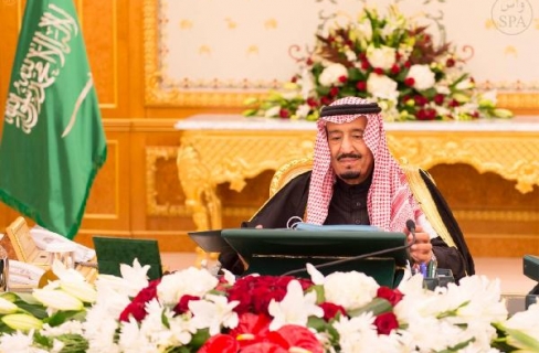 مجتهد: يكشف تفاصيل إقصاء نجل عبدالله.. ويتوقع عزل مقرن