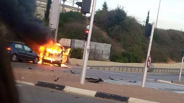 بالصور:قتلى وجرحى في انفجار سيارة مفخخة في تل ابيب