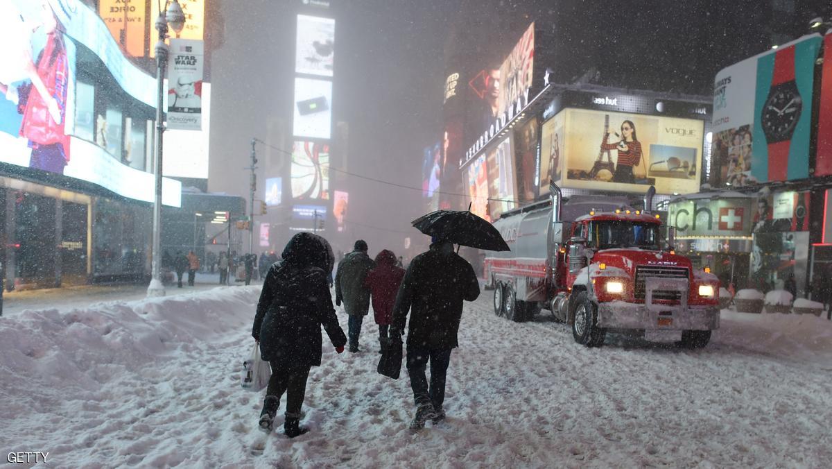 بالفيديو: "جوناس" تقتل 15 وتشل الحياة في الولايات المتحدة