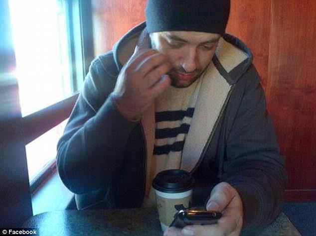 مخترع الواتس آب .. من فقير عاش على التبرعات إلى ملياردير