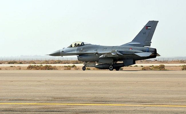 سقوط طائرة حربية أردنية داخل الأراضي السعودية