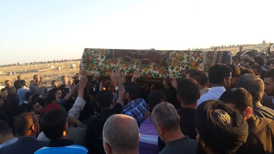 بالصور :مراسيم دفن الرادود محمد حمزة القندرجي الكربلائي